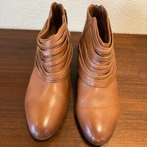 CLARKS Womens Brown Ankle Boots Round Toe 1.5" Heel Back Zipper Soft Cushion 7M